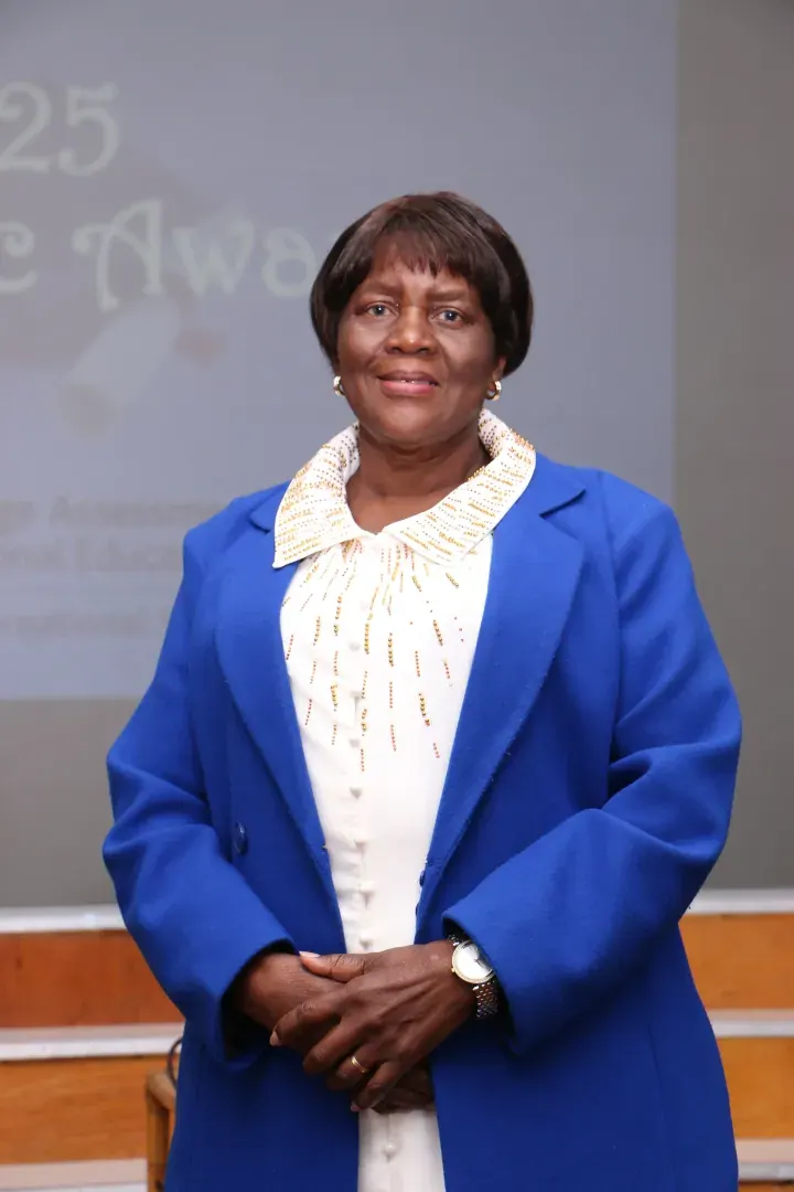 Mrs Niwatiwa, Senior Shona